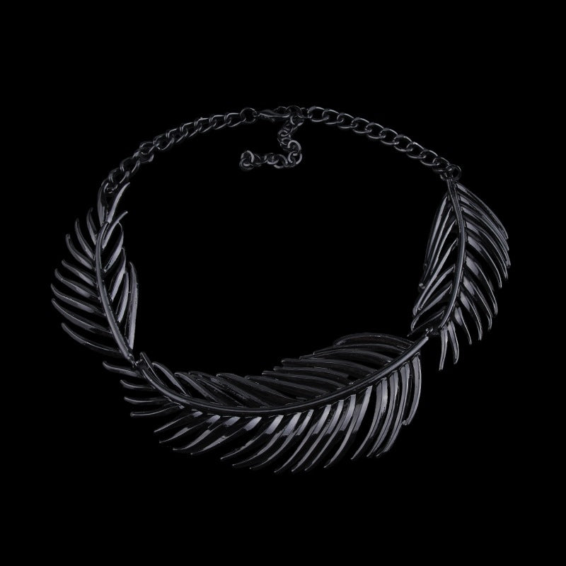 Wholesale Punk Style Exaggerated Metal Leaf Necklace Retro Clavicle Chain